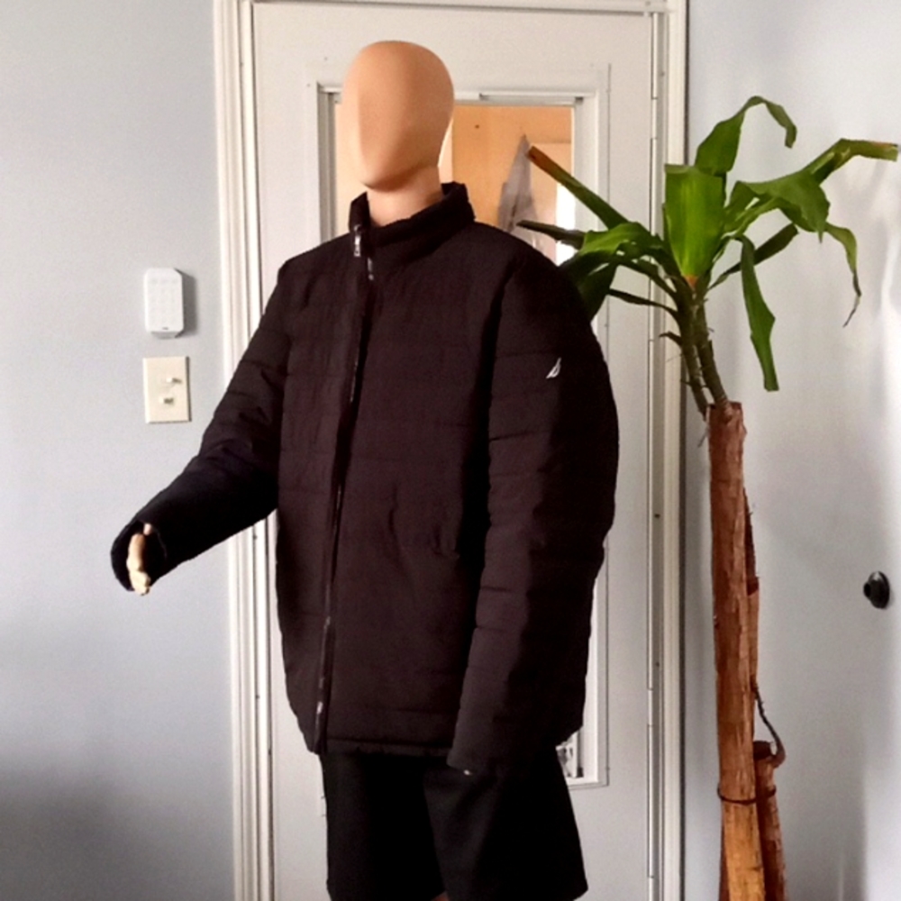 2️⃣3️⃣ Men's  Nautica 🧥
